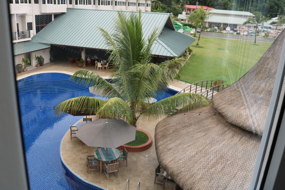 Cove Resort Palau Корор Екстер'єр фото